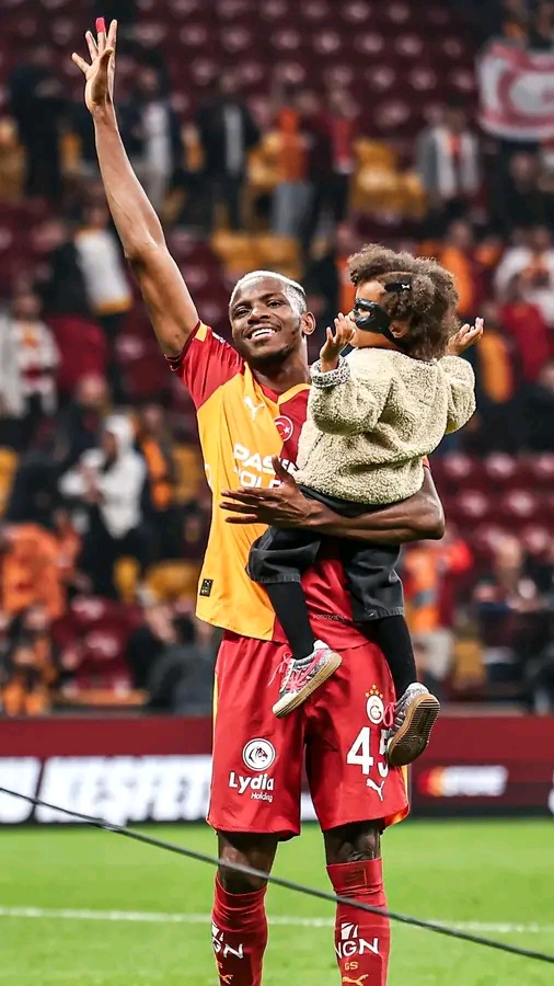 Osimhen and daughter celebrates win